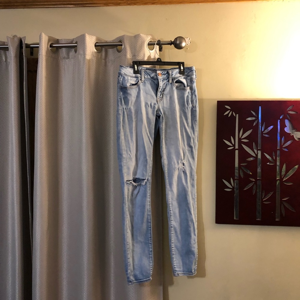 Light wash American Eagle jeans